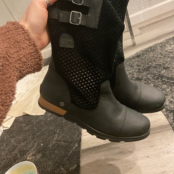 Sorel boots - Picture 2 of 7